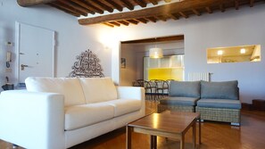 Apartment | Wohnzimmer | Flachbildfernseher