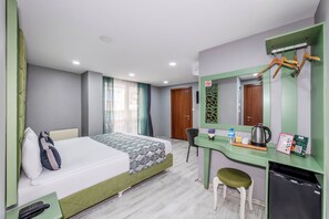 Deluxe Double Room | Premium-sengetøj, Select Comfort-senge, minibar, pengeskab på værelset