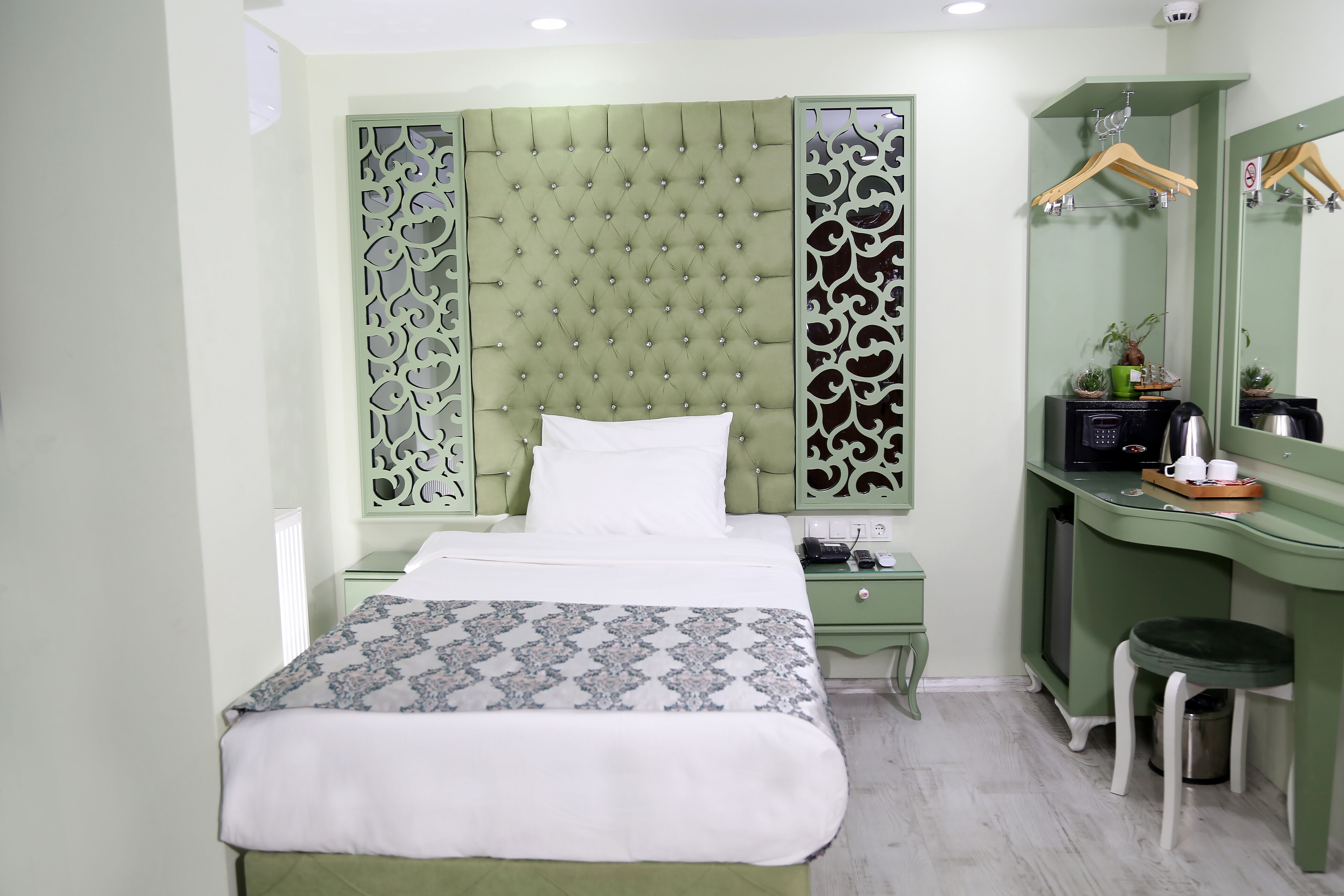 Deluxe Single Room | Premium bedding, Select Comfort beds, minibar, in-room safe