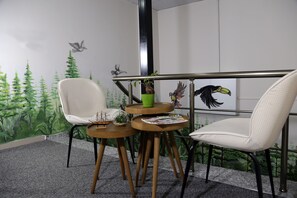 34-inch LCD TV with satellite channels, toys - Green Garden Hotel (Istanbul)