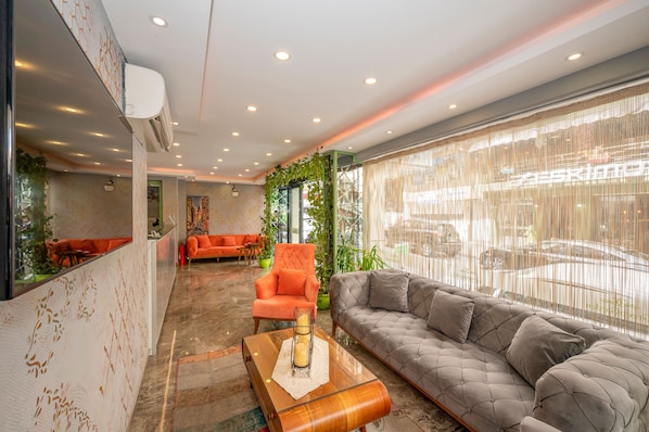Lobby sitting area - Green Garden Hotel (Istanbul)