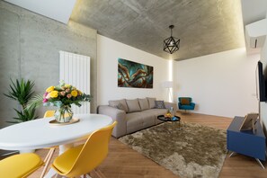 128-cm Smart TV with cable channels, TV - Novum Aparthotel (Bucharest)