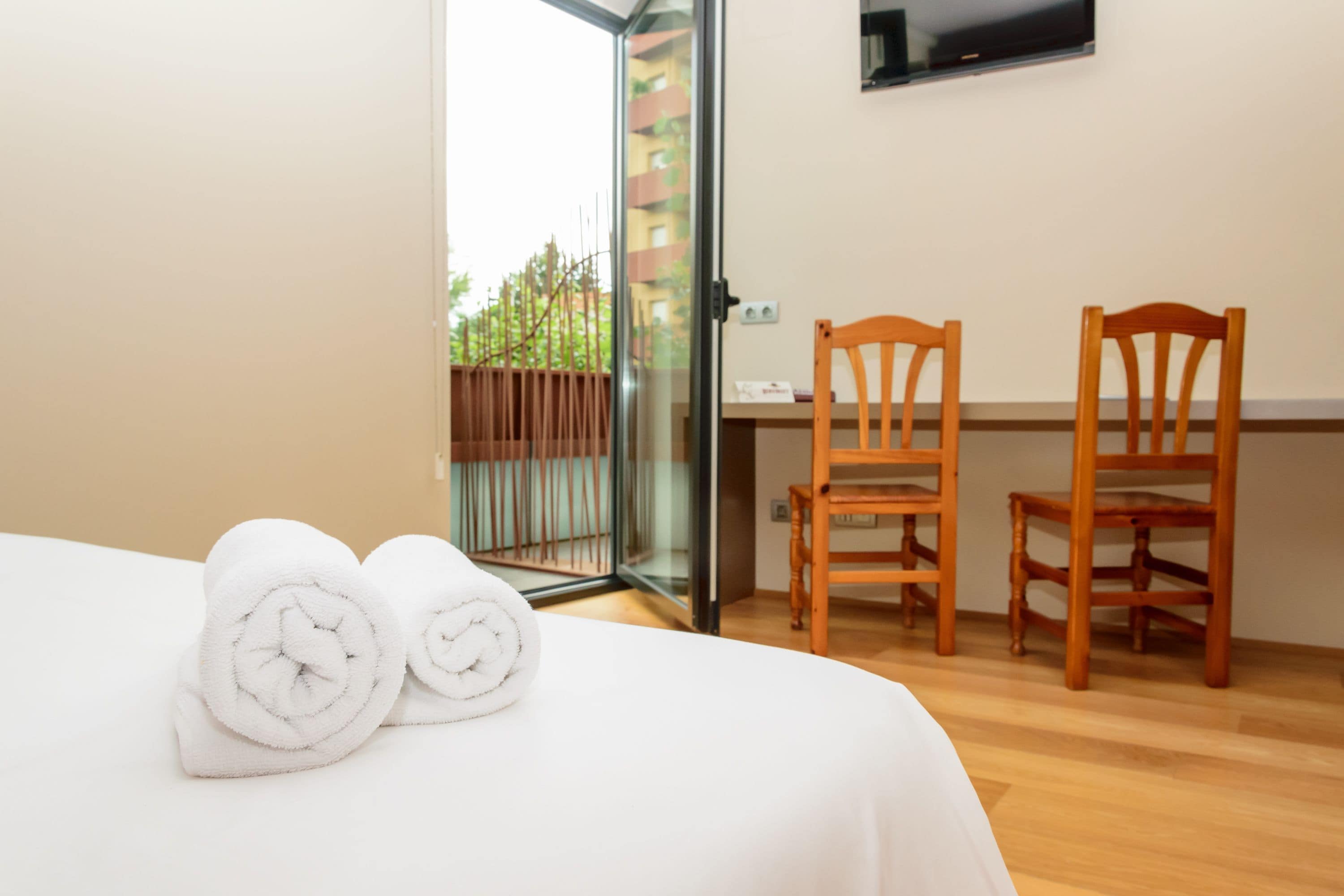 Tweepersoonskamer, 1 tweepersoonsbed (Double or single room) | 16 slaapkamers, een bureau, een laptopwerkplek, verduisterende gordijnen