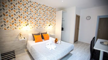 Doppelzimmer | Schreibtisch, schallisolierte Zimmer, kostenloses WLAN, Bettwäsche