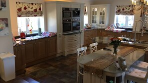 Chambre Double Deluxe (Whirlpool Bath) | Coin cuisine privé | Machine à expresso, cafetière/bouilloire, bouilloire électrique