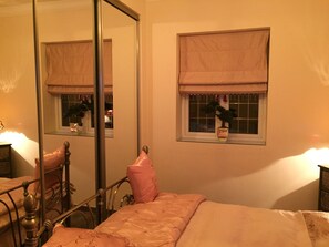 雙人房, 花園景觀 (Walk-in Power Shower) | 高級寢具、獨特裝潢、布置獨特、書桌