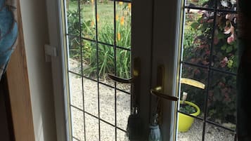 Deluxe suite (Copper Verde) | Courtyard view