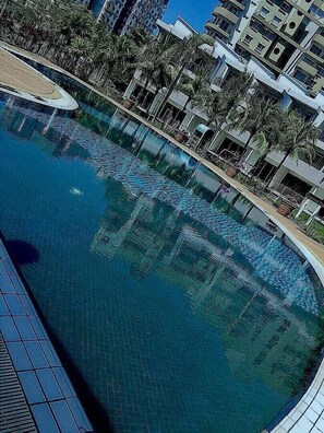 2 udendørs pools