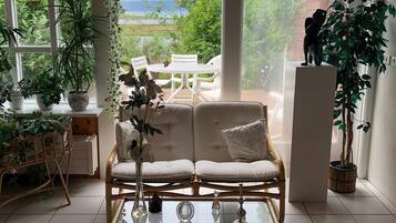 Villa, 4 Bedrooms | Iron/ironing board, free WiFi, bed sheets