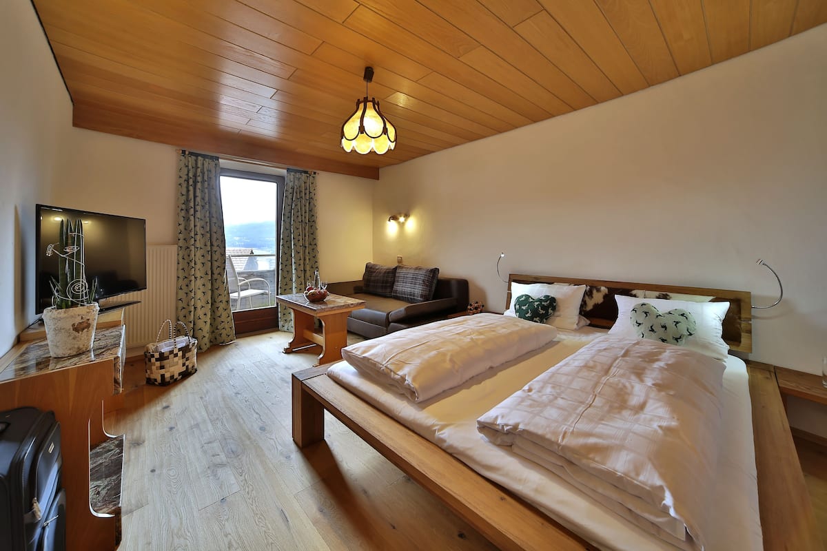 Standard Double Room | Hypo-allergenic bedding, desk, blackout drapes, bed sheets