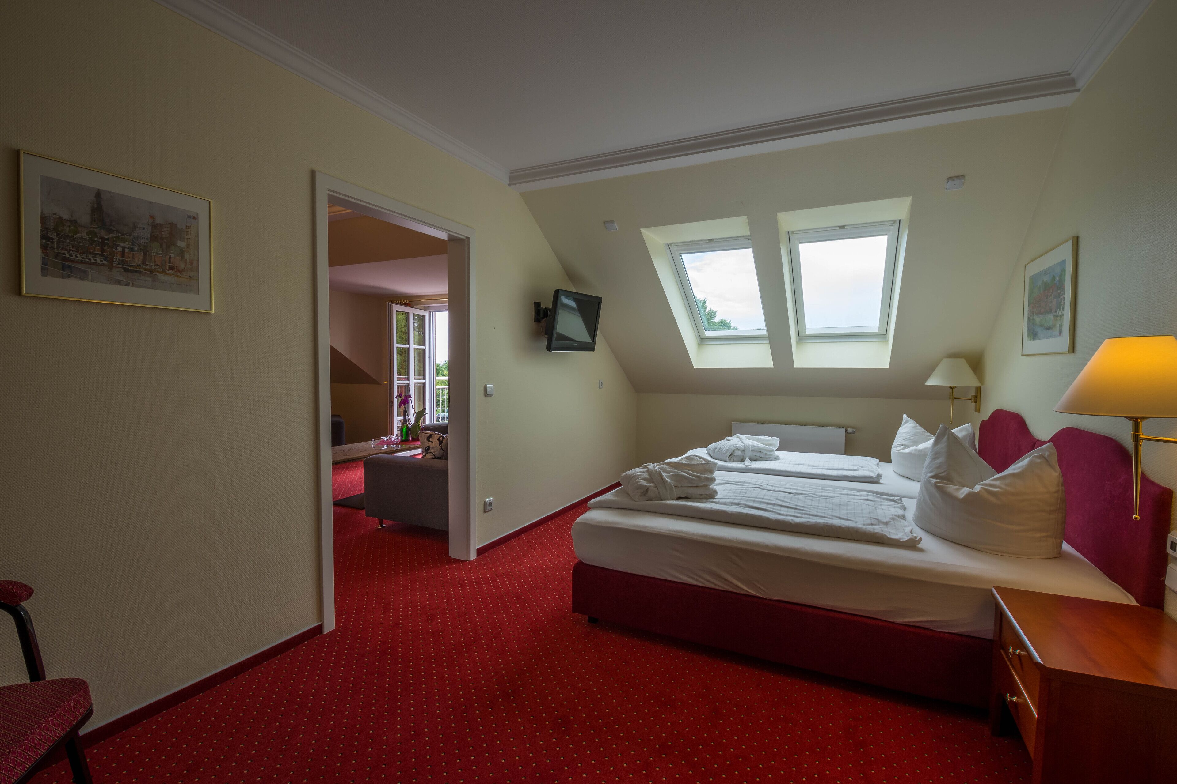 standard double room single use (kranplatz 2) | minibar, desk, free wifi, bed sheets