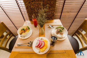 Frokost serveres