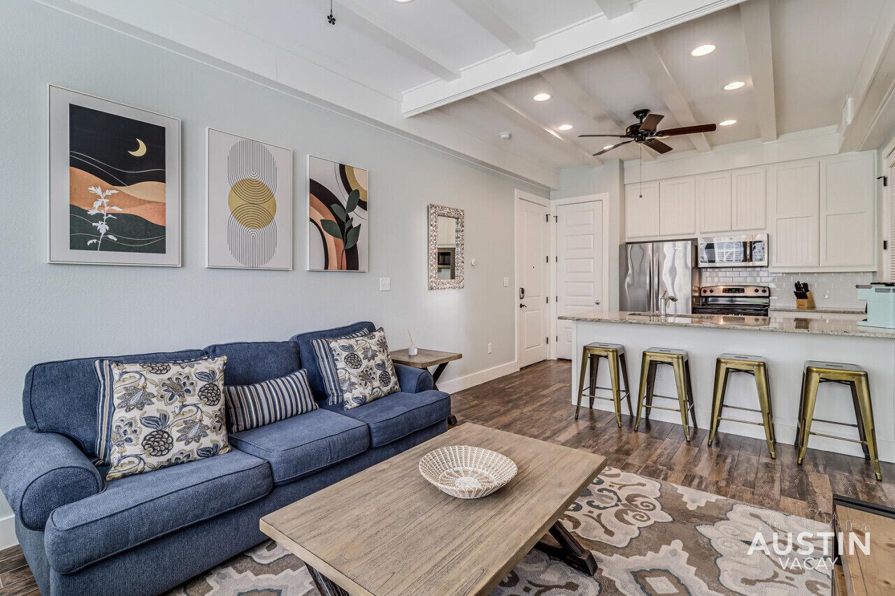 Walk to the Beach + Pool from Cinnamon Shore Oasis