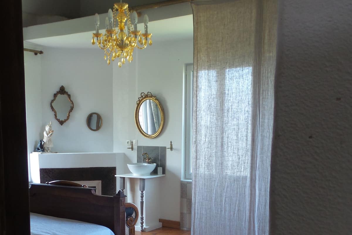 Quarto casal (Belle Epoque) | Quartos à prova de som, ferros/tábuas de passar roupa, Wi-Fi de cortesia