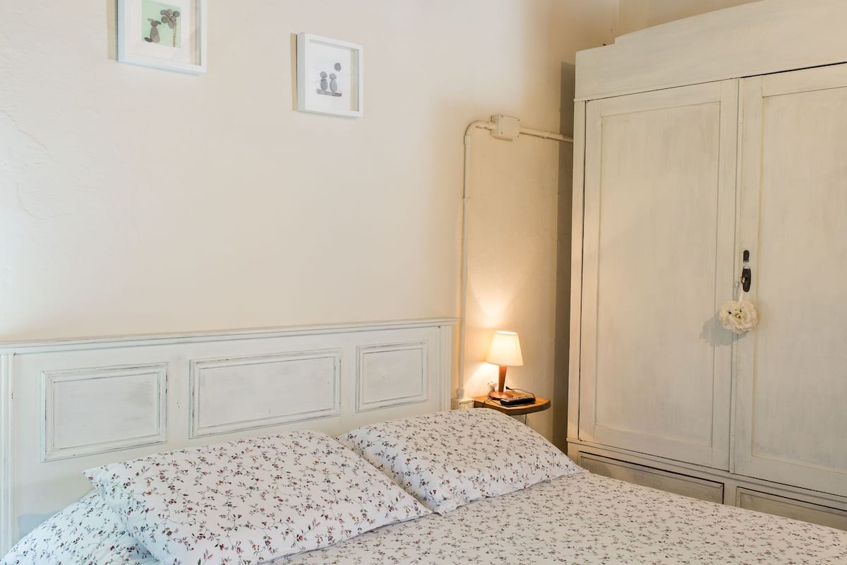 Vierpersoonskamer (Olivo) | Een bureau, gratis babybedden, reisbedje, gratis wifi