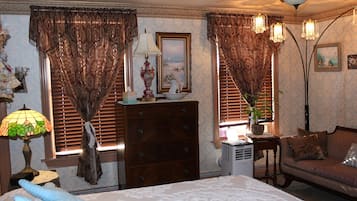 Tranquility | Premium bedding, pillowtop beds, individually decorated