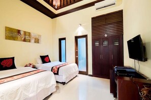 2 bedrooms, Internet, bed sheets, wheelchair access - Luxury and unique balinese villa style (Kerobokan)