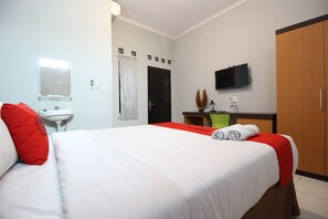 Desk, free WiFi, bed sheets