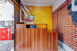 Lobby - RedDoorz near Mall Ciputra 2 (Semarang)