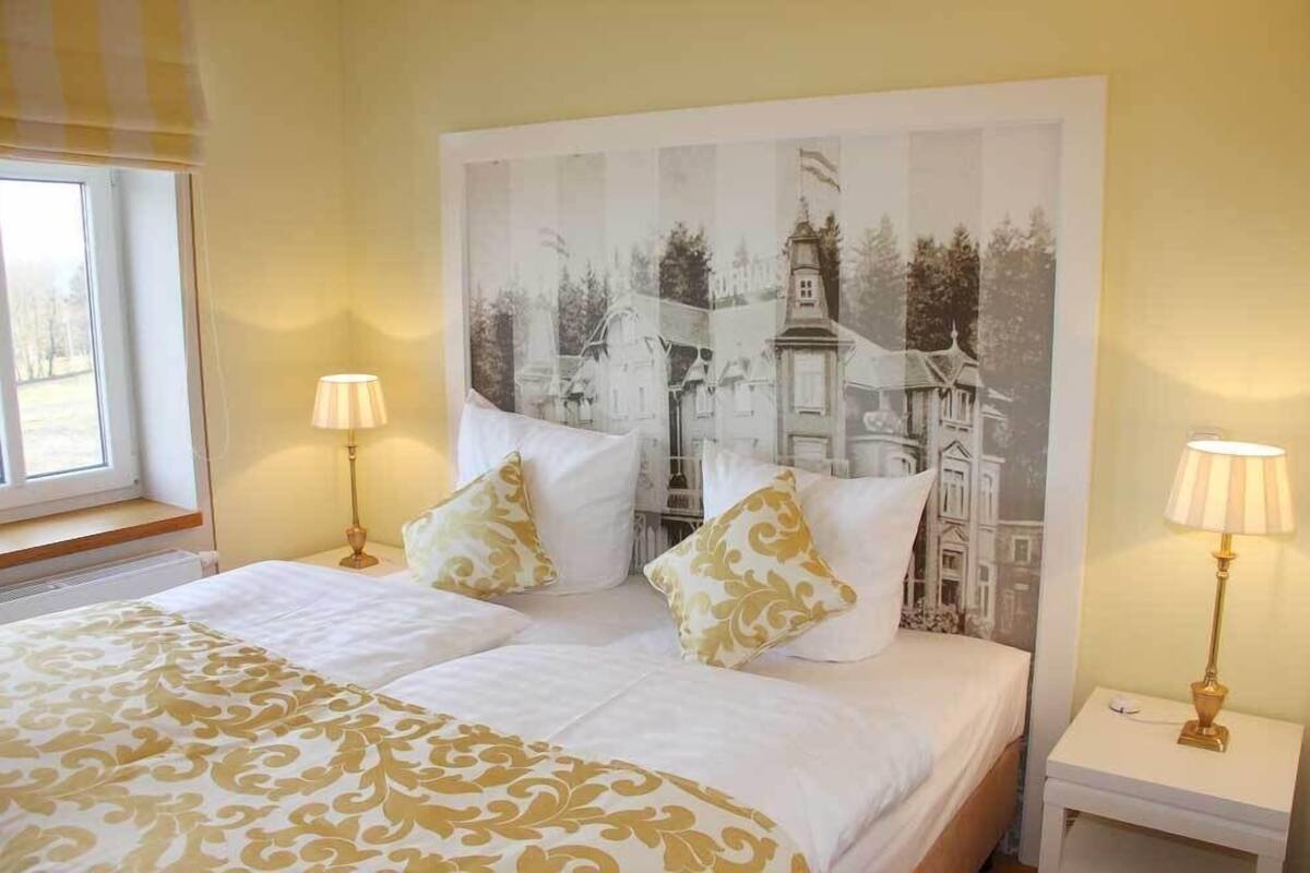 1 bedroom, in-room safe, desk, free WiFi