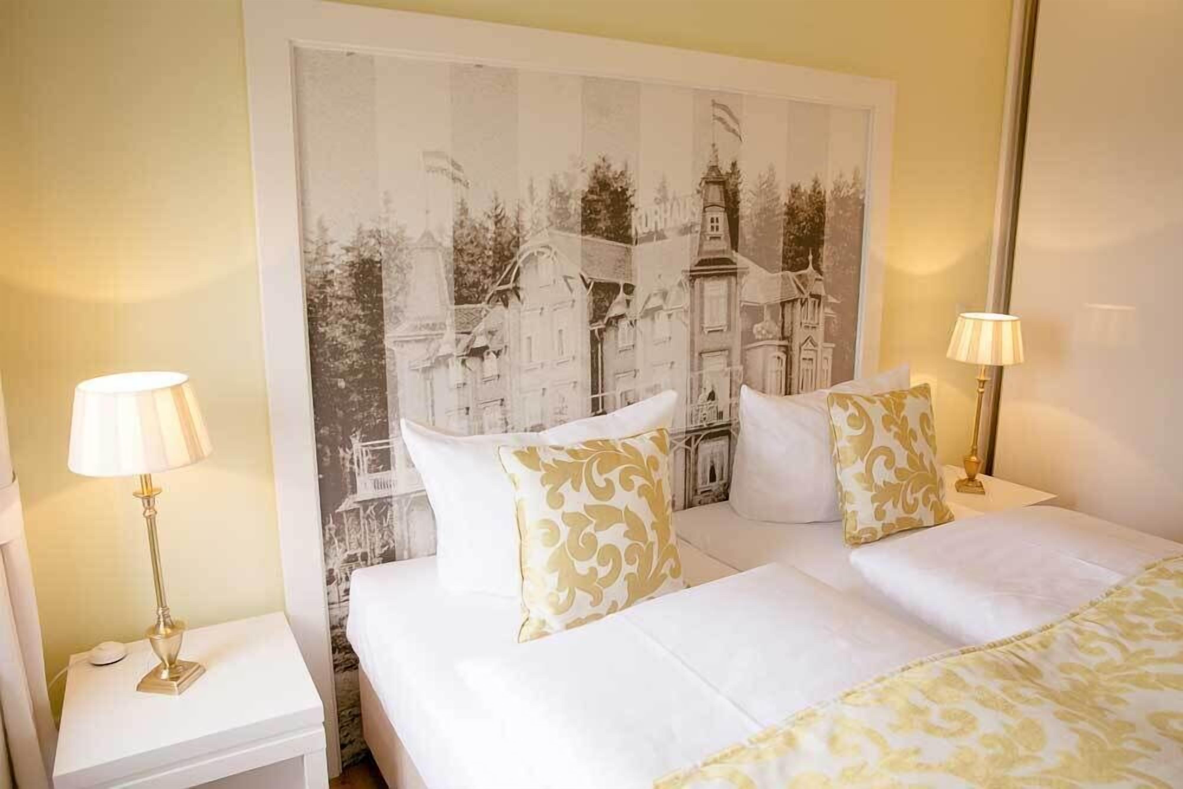 1 bedroom, in-room safe, desk, free WiFi