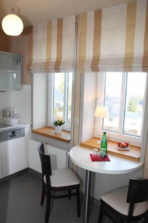 Apartamento | Zona de estar | Televisión de 120 cm con canales por cable