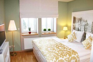 Studio | 1 phòng ngủ, két bảo mật tại phòng, bàn