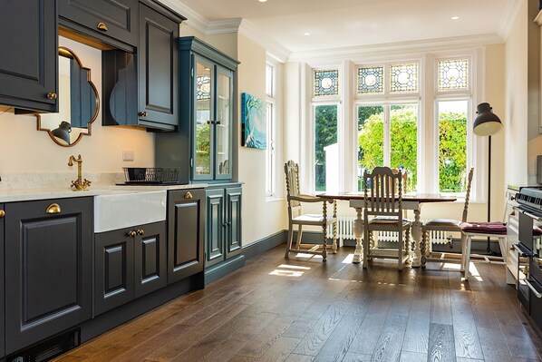 Private kitchen - Braunton THE Laurels 6 Bedrooms (Braunton)