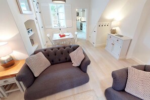 Cottage | Interior