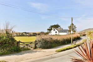 Cottage | Interior - Croyde Wonky Cottage 1 Bedroom (Braunton)