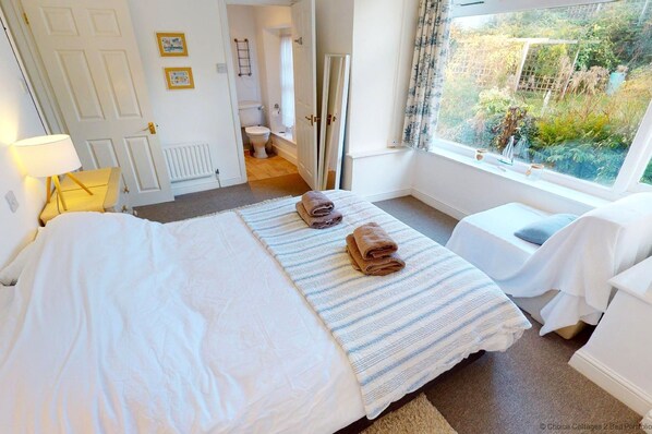 Cottage | 2 bedrooms, bed sheets - Ilfracombe Eden 2 Bedrooms (Ilfracombe)