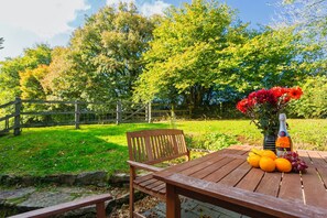 Cottage | Outdoor dining