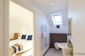 4 bedrooms, free cots/infant beds, bed sheets - Croyde House 4 Bedrooms (Braunton)