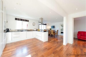 Oven, stovetop, dishwasher, coffee/tea maker