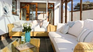 Living area - Croyde Waves 4 Bedrooms (Braunton)