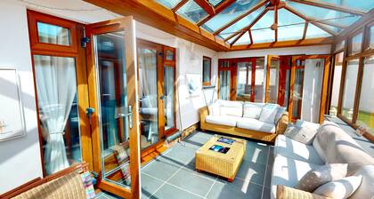 Croyde Waves 4 Bedrooms