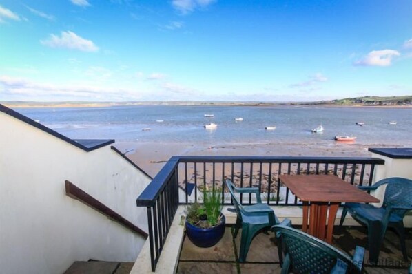 Cottage | Balcony
