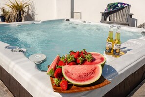 Unclassified image, 3 of 26, button