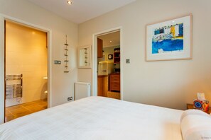 4 개의 침실, 암막 커튼, 다리미/다리미판, 무료 유아용 침대