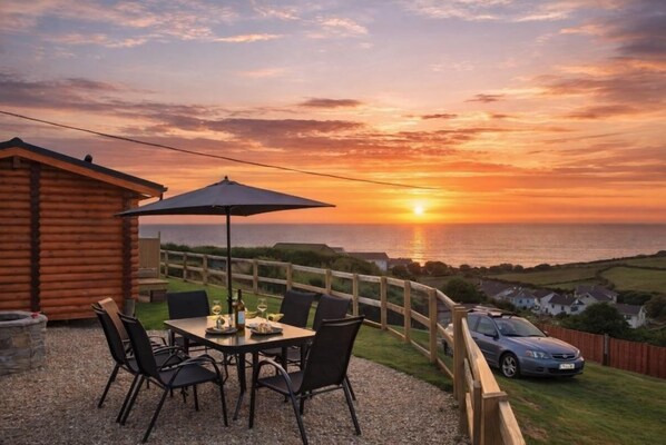 Cottage | Outdoor dining