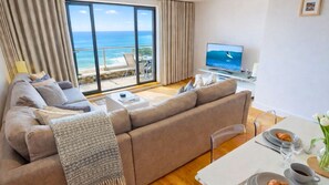 Cottage | Living area