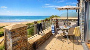 Cottage | Outdoor dining - Saunton Point Break 2 Bedrooms (Braunton)