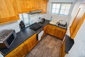 Cottage | Private kitchen - Croyde Down View 2 Bedrooms (Braunton)