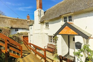 Cottage | Exterior - Croyde Down View 2 Bedrooms (Braunton)