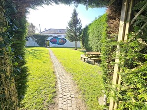Outdoor dining - Saunton Grange 7 Bedrooms (Braunton)
