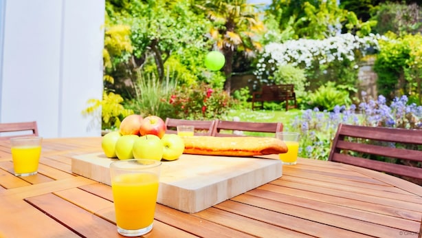 Garden view - Croyde White House 4 Bedrooms (Braunton)