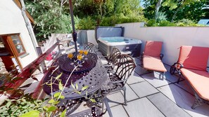 Cottage | Outdoor dining