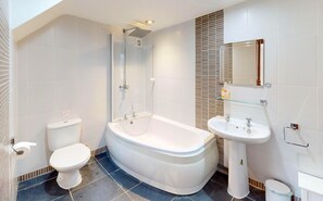Cottage | Bathroom