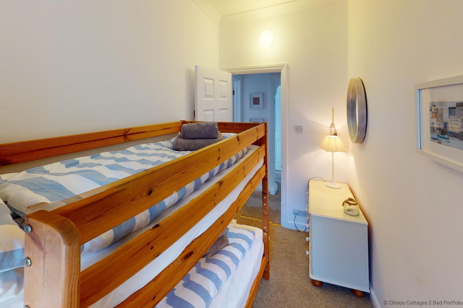 Casa de campo | 2 habitaciones, tabla de planchar con plancha y ropa de cama 