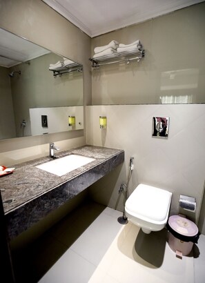 Superior Double Room, Refrigerator, City View | Bathroom - The Grand Radiant (Lucknow)
